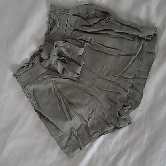 Pants - 🔶️5 for $30🔶️ Olive Lightweight Shorts